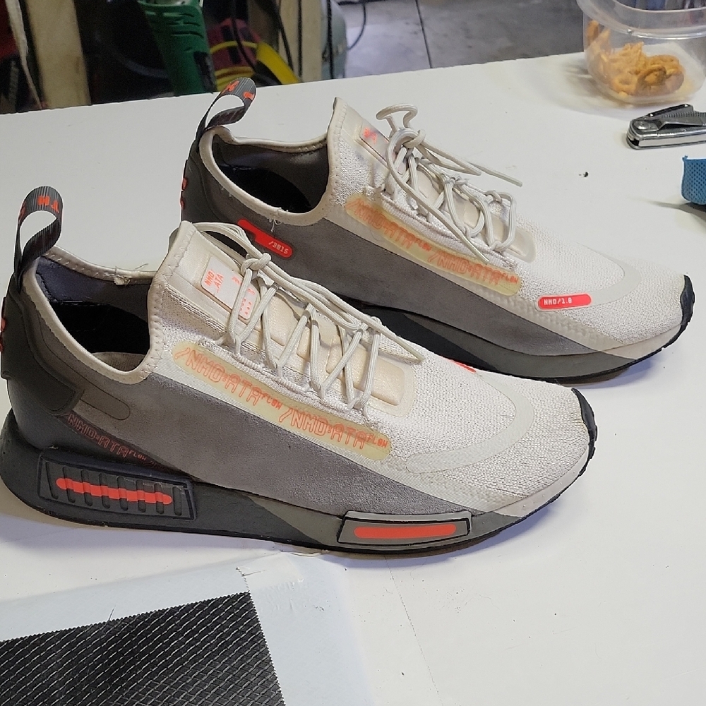 Mens 11.5 Adidas Men's NMD R1 Spectoo 'Speedlines' sneaker.  Excellent Cond. - Picture 3 of 9